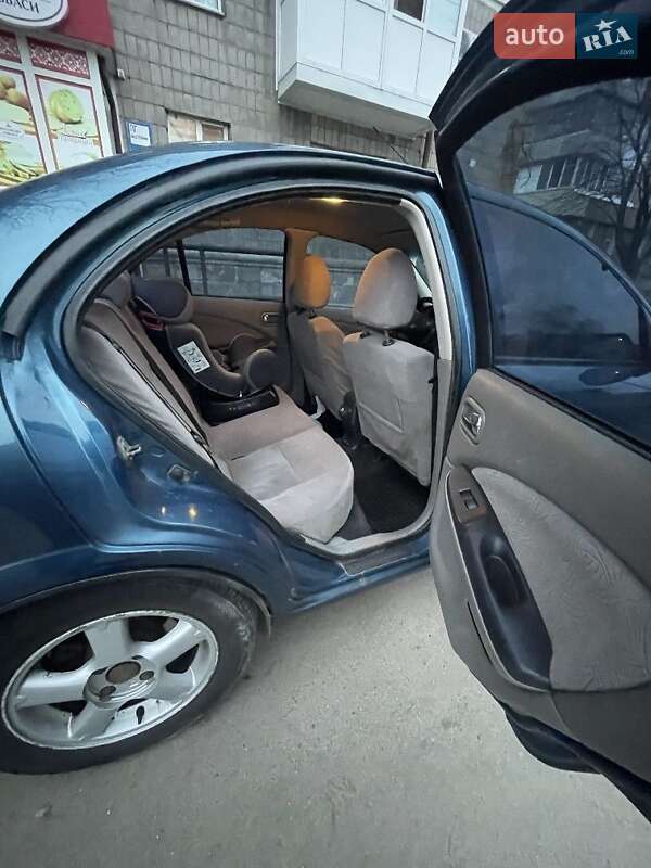 Седан Nissan Almera 2002 в Житомире