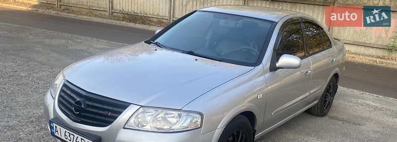 Седан Nissan Almera 2010 в Киеве