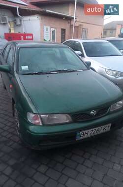 Хэтчбек Nissan Almera 1998 в Измаиле