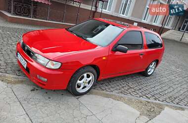 Хэтчбек Nissan Almera 1995 в Черновцах