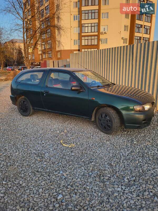 Хетчбек Nissan Almera 1998 в Млиніві