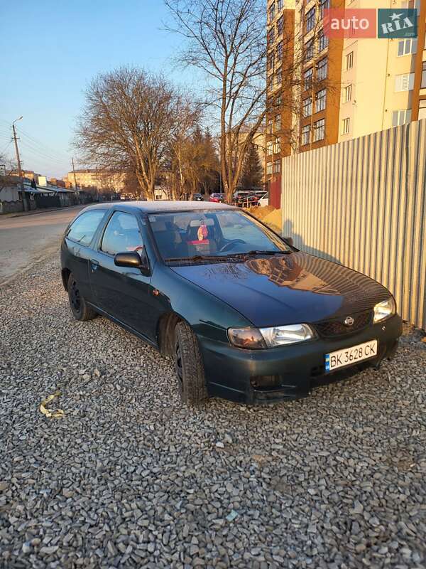 Хетчбек Nissan Almera 1998 в Млиніві