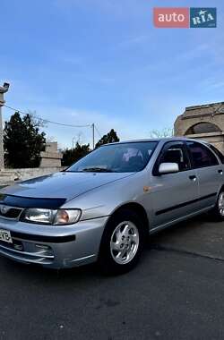 Хэтчбек Nissan Almera 1999 в Черноморске