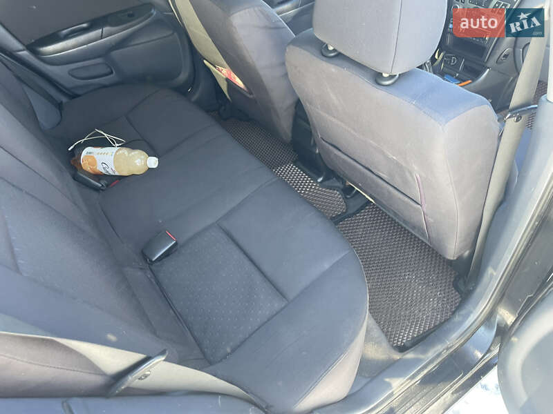 Хетчбек Nissan Almera 2005 в Вишгороді