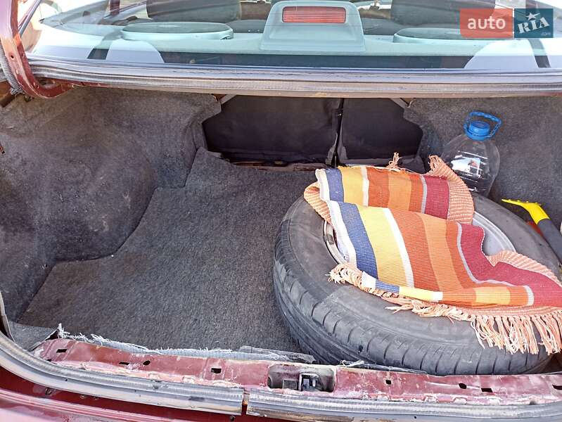 Седан Nissan Almera 2004 в Хмельницькому