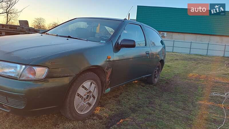 Хетчбек Nissan Almera 1996 в Одесі