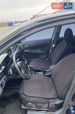 Седан Nissan Almera 2005 в 