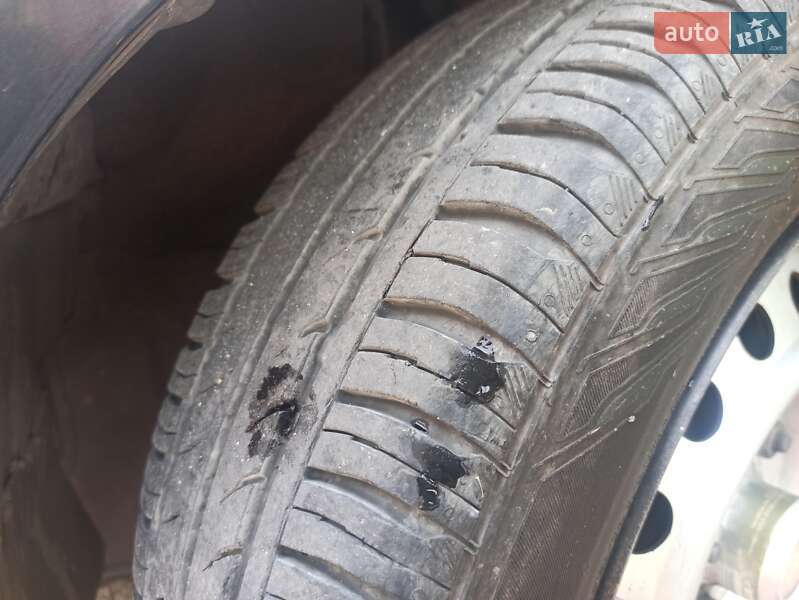 Хэтчбек Nissan Almera 2004 в Калуше