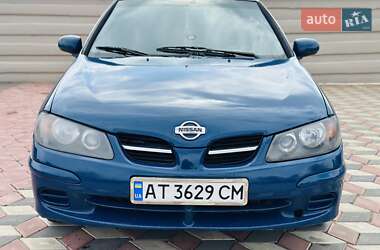 Хэтчбек Nissan Almera 2005 в 