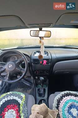 Седан Nissan Almera 2003 в Саврани
