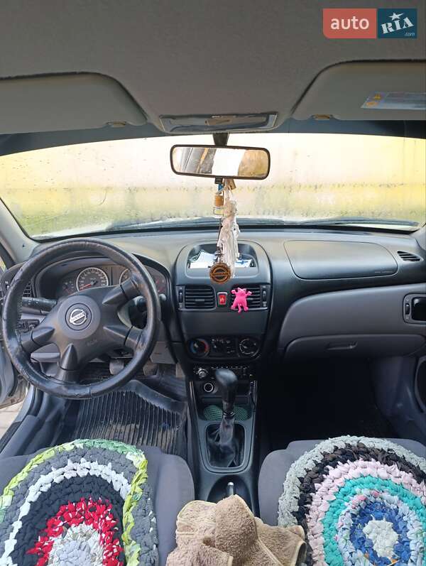 Седан Nissan Almera 2003 в Саврани