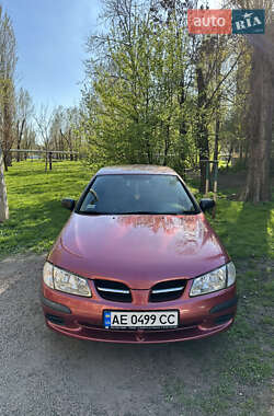 Хэтчбек Nissan Almera 2001 в 