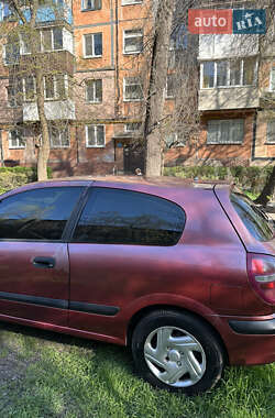 Хэтчбек Nissan Almera 2001 в 