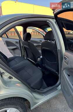 Седан Nissan Almera 2010 в 