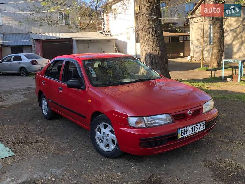Nissan Almera 1996