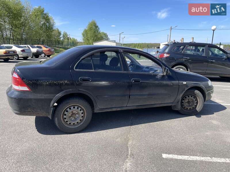 Седан Nissan Almera 2012 в Корюківці