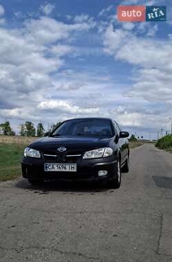 Хэтчбек Nissan Almera 2000 в Харькове
