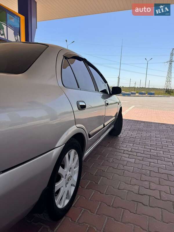 Седан Nissan Almera 2003 в Ізмаїлі фото 5 Седан Nissan Almera 2003 в Ізмаїлі