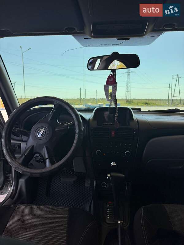 Седан Nissan Almera 2003 в Ізмаїлі фото 16 Седан Nissan Almera 2003 в Ізмаїлі