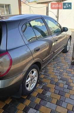 Хетчбек Nissan Almera 2003 в Кременчуці