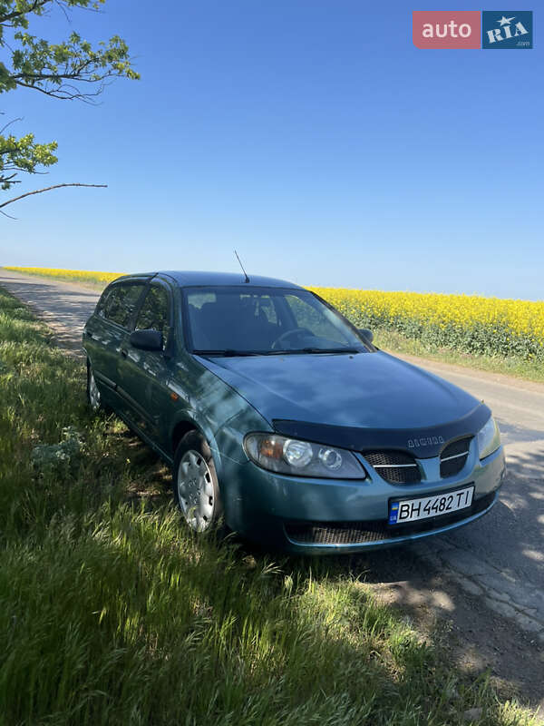 Хэтчбек Nissan Almera 2002 в Одессе
