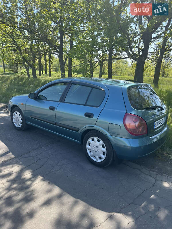 Хэтчбек Nissan Almera 2002 в Одессе