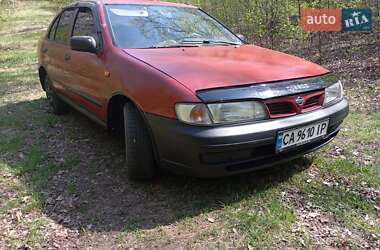 Седан Nissan Almera 1996 в Смеле