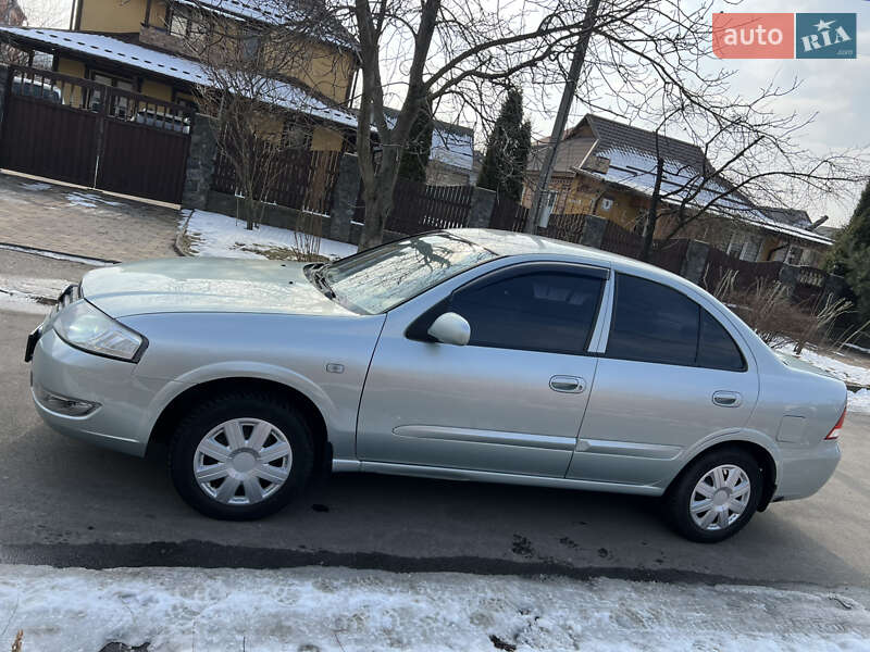 Седан Nissan Almera 2007 в Києві