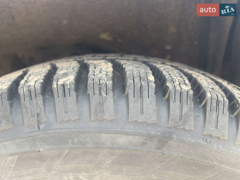 Седан Nissan Almera 2011 в Мене