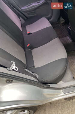 Седан Nissan Almera 2003 в 