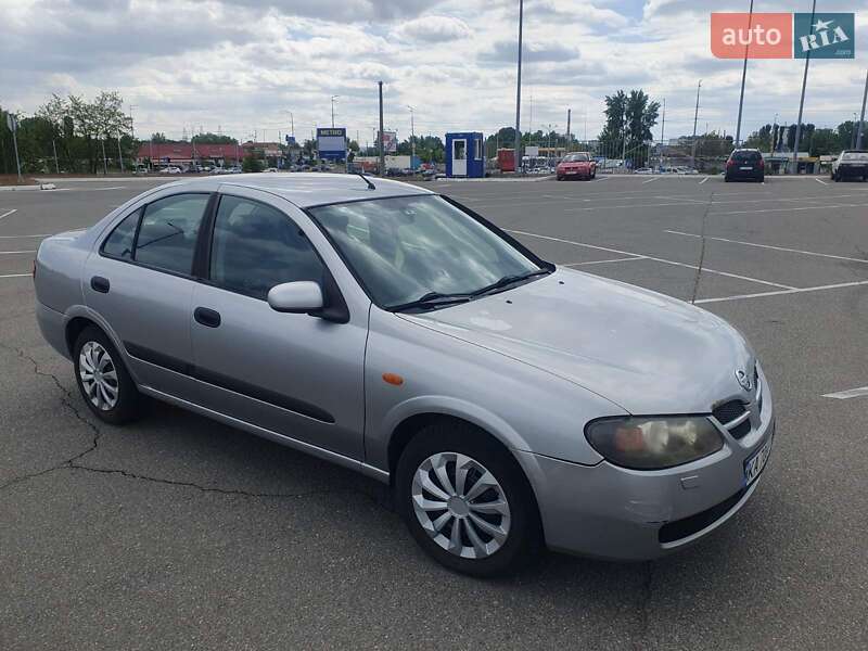 Nissan Almera 2003