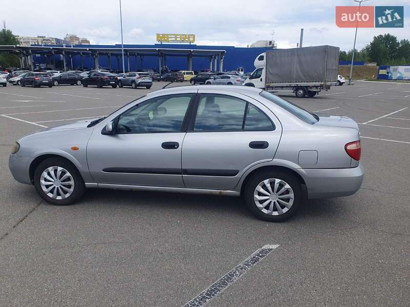 Седан Nissan Almera 2003 в Києві