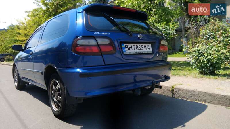 Хэтчбек Nissan Almera 1998 в Одессе