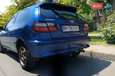 Хэтчбек Nissan Almera 1998 в 