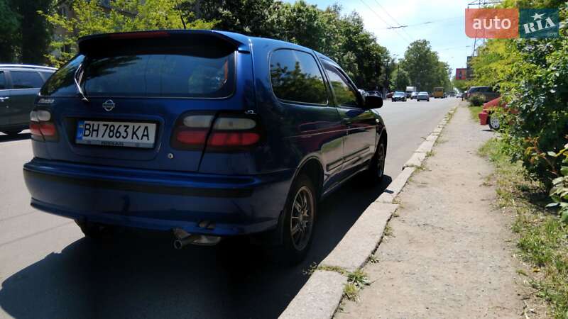 Хэтчбек Nissan Almera 1998 в Одессе