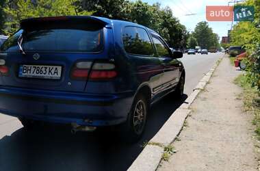 Хэтчбек Nissan Almera 1998 в 
