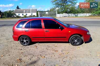 Хетчбек Nissan Almera 1996 в Білій Церкві