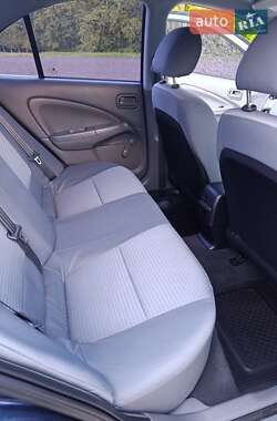 Седан Nissan Almera 2012 в 