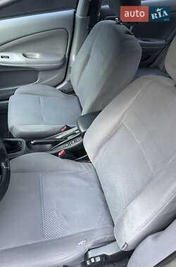Седан Nissan Almera 2003 в 
