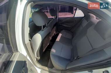 Седан Nissan Almera 2012 в 