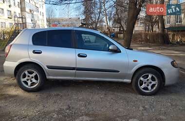 Хэтчбек Nissan Almera 2003 в 