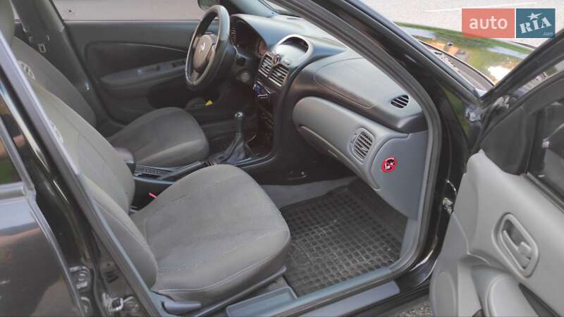 Седан Nissan Almera 2006 в Харкові