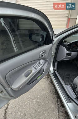 Седан Nissan Almera 2003 в 
