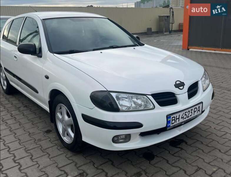 Хетчбек Nissan Almera 2001 в Одесі