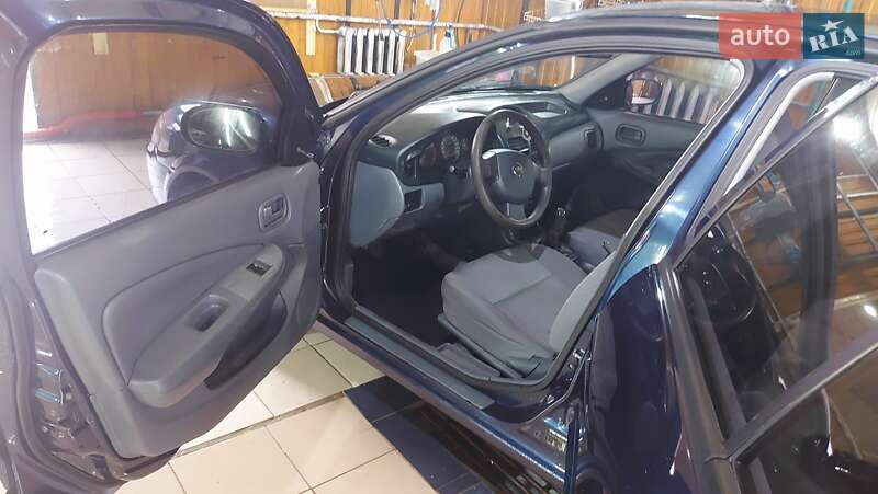 Седан Nissan Almera 2007 в Остер