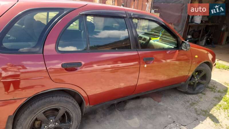 Хэтчбек Nissan Almera 1996 в Мерефа