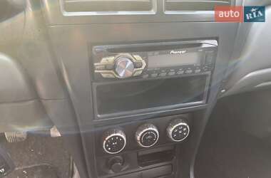 Седан Nissan Almera 2012 в 