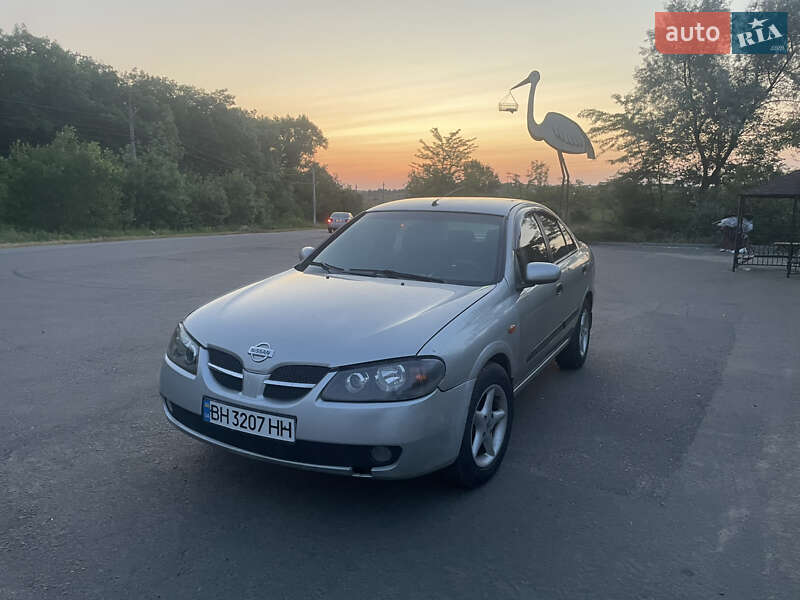 Nissan Almera 2003