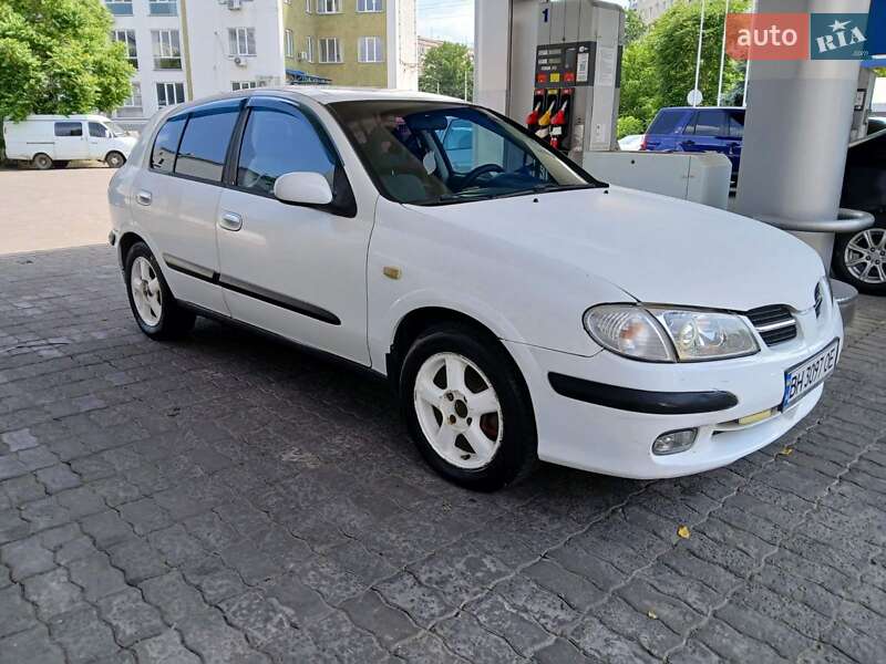 Nissan Almera 2002
