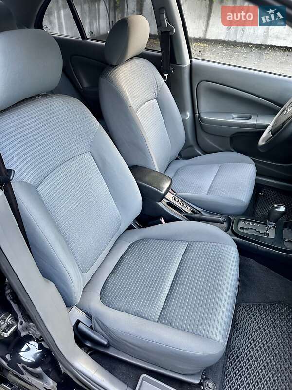 Седан Nissan Almera 2012 в Києві